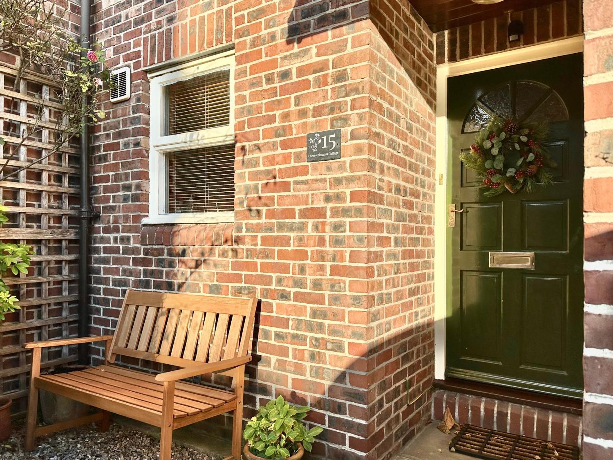 Cherry Blossom Cottage York Exterior foto